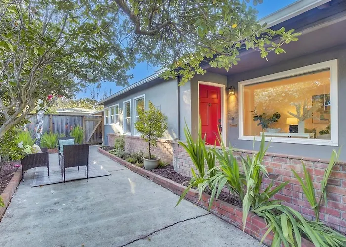 Newly Furnished Retreat 5 Min To Stanford & Downtown Palo Alto