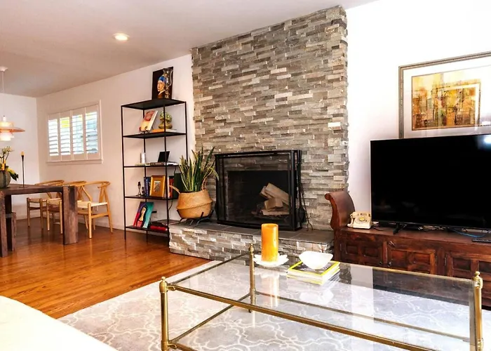 Sunlit Modern Retreat 4 Bedroom 3 Bathroom Open Floor Home Near Sjc Pet Kids Friendly
